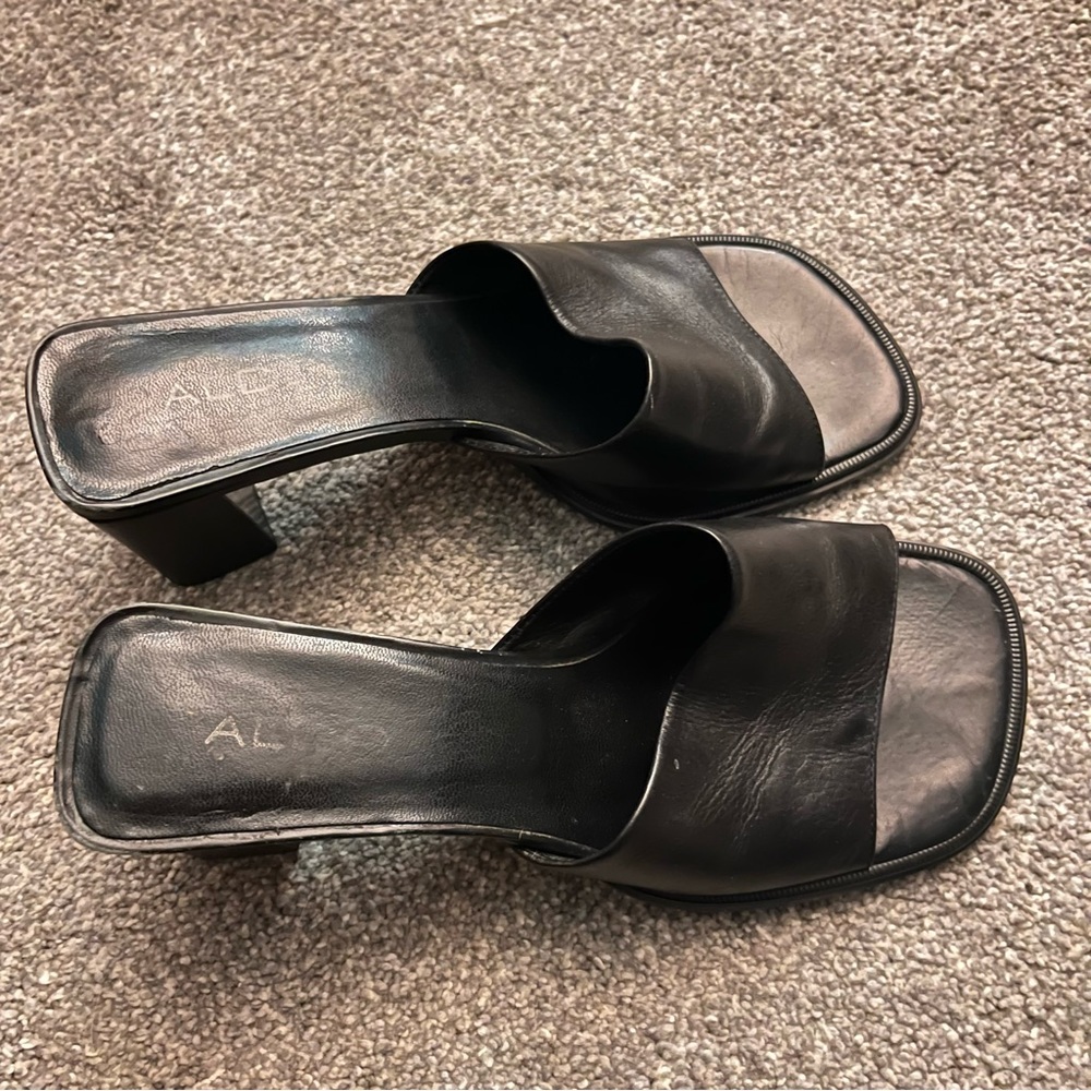 Black Mules Kitten heel